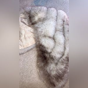 Fox Fur shawl worn once great condition don’t need anymore
